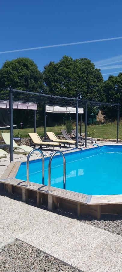 Sharecroppers With Swimming Pool
